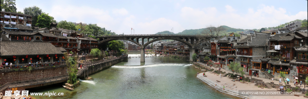 凤凰古城高清全景沱江全景