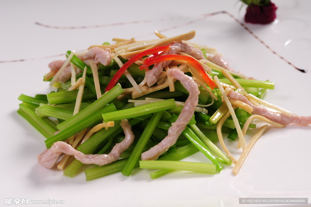 三丝本芹
