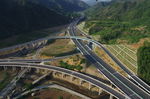 鸟瞰高速公路