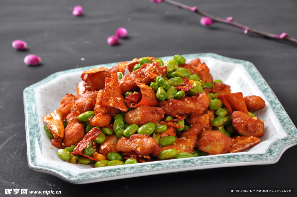 青豆仁炒鸡柳