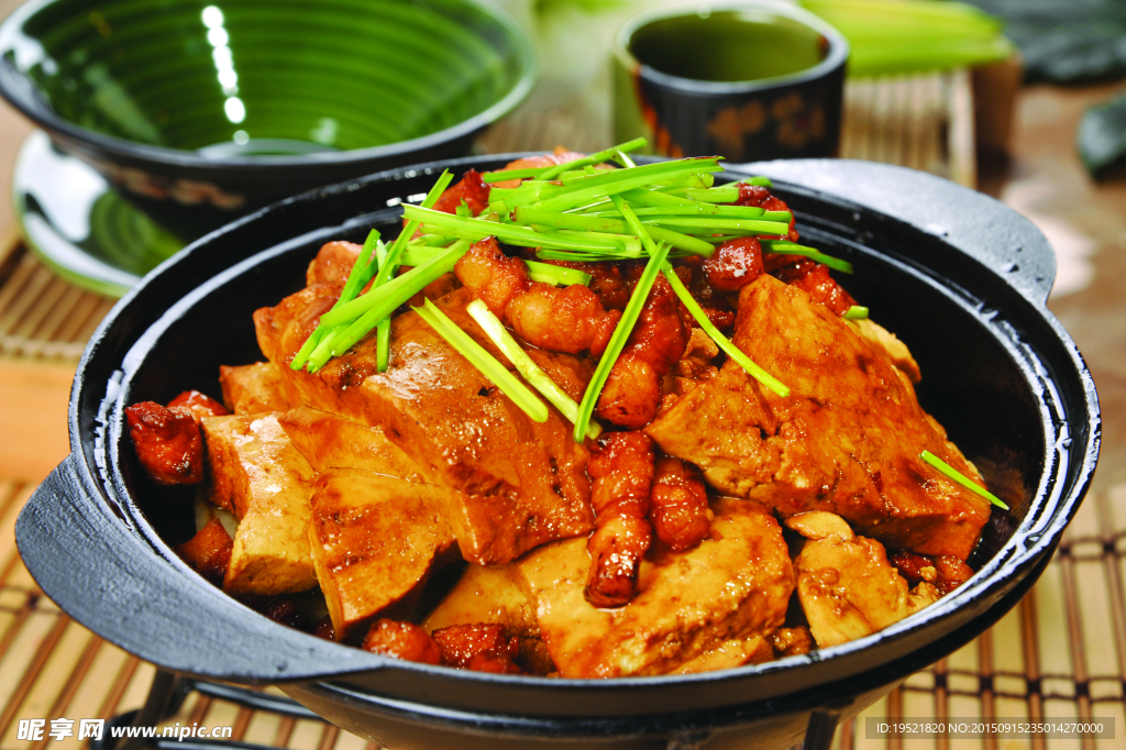 小锅靠豆腐