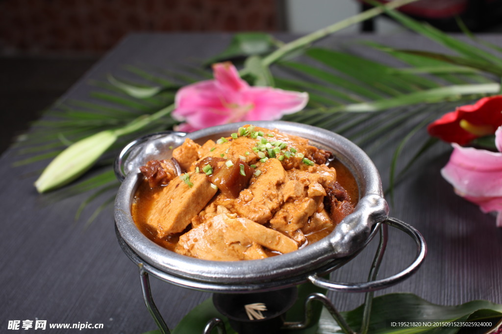 小锅烧肉靠豆腐