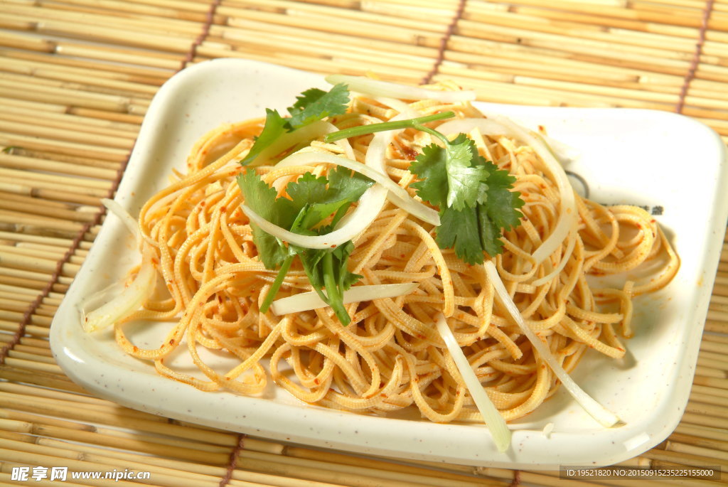 圆葱干豆腐丝