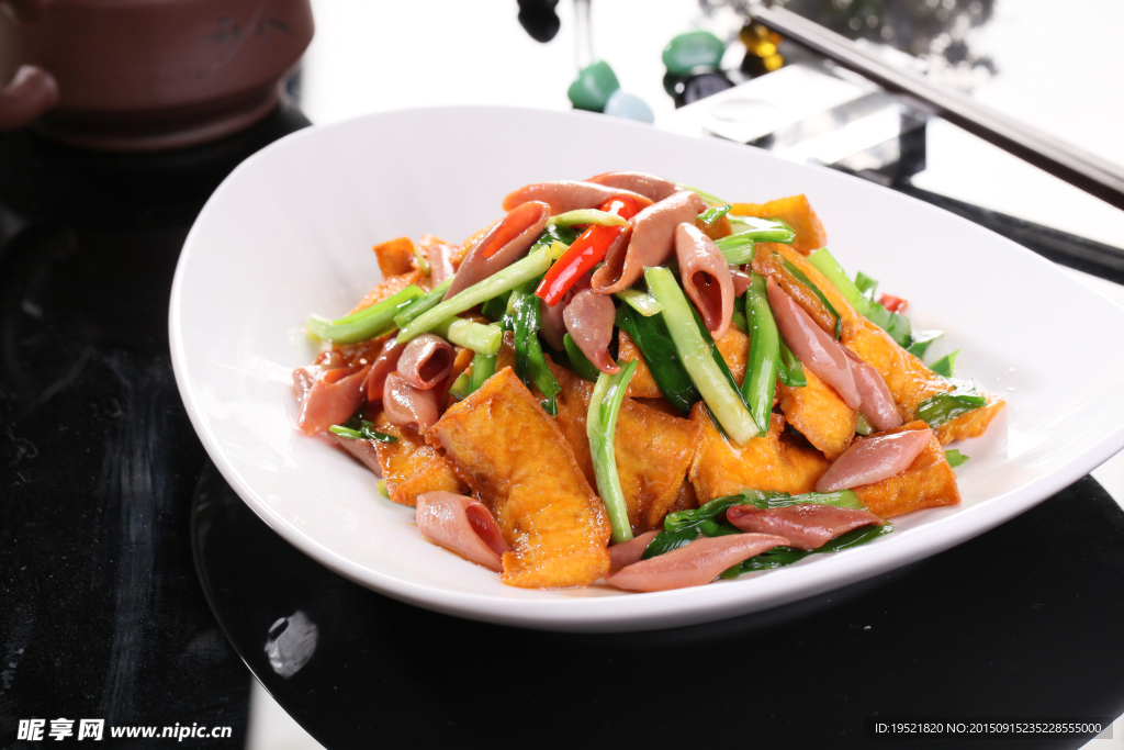 油豆腐烧海肠