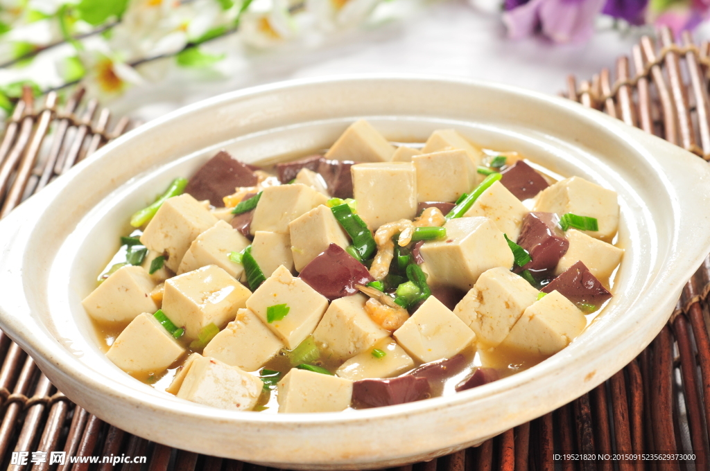 鸭血烧豆腐