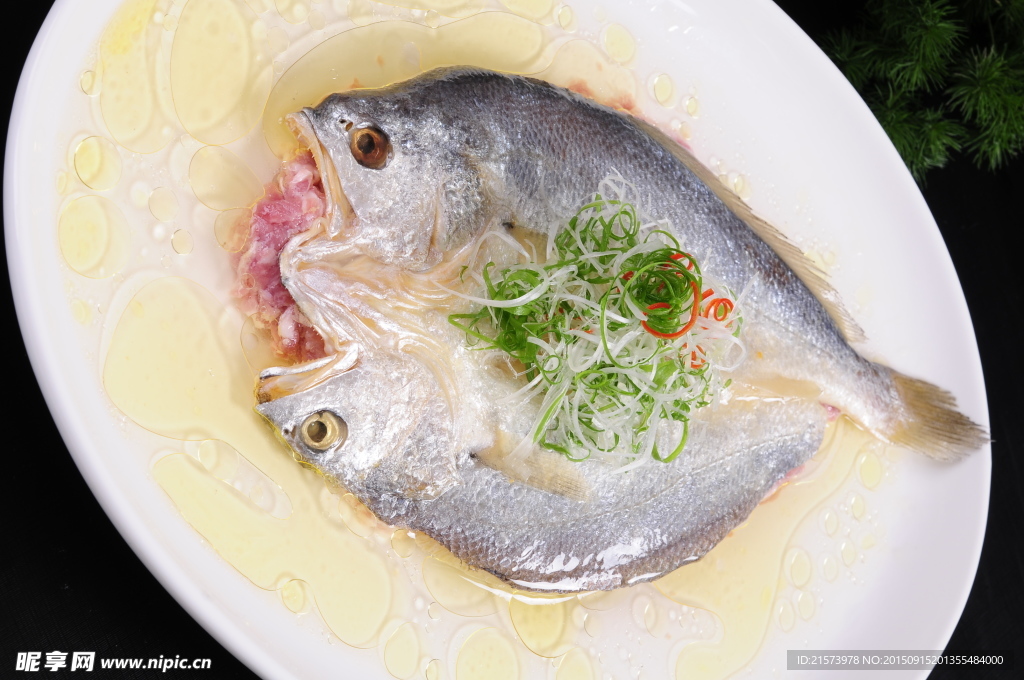 黄花鱼蒸肉饼