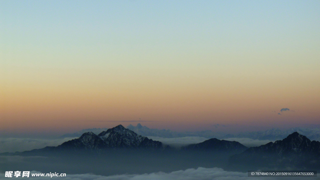 日照金山