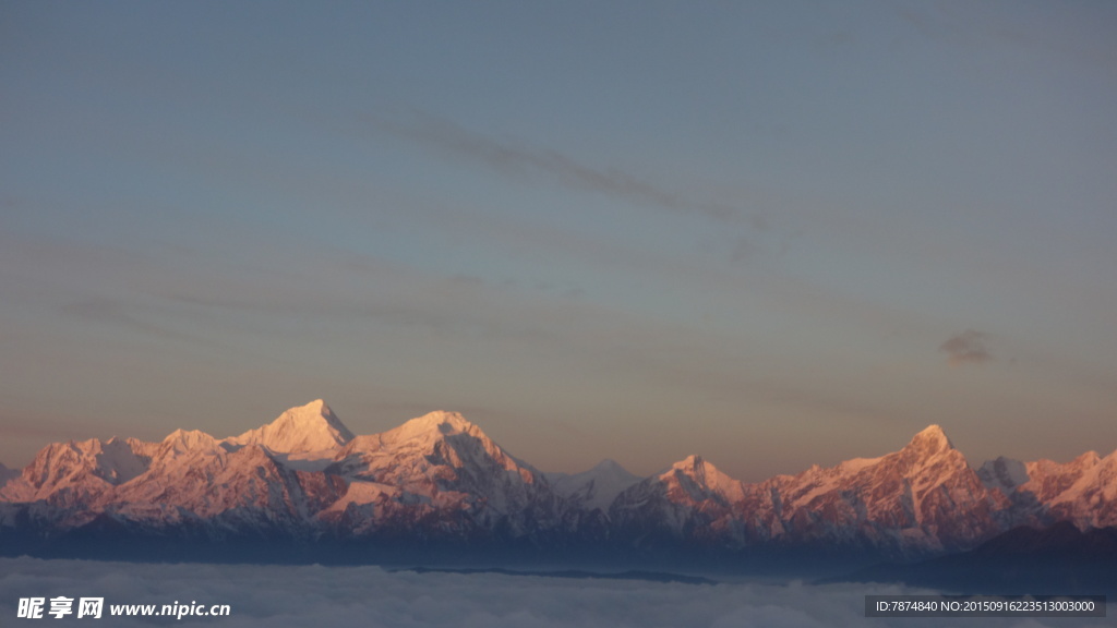 日照金山