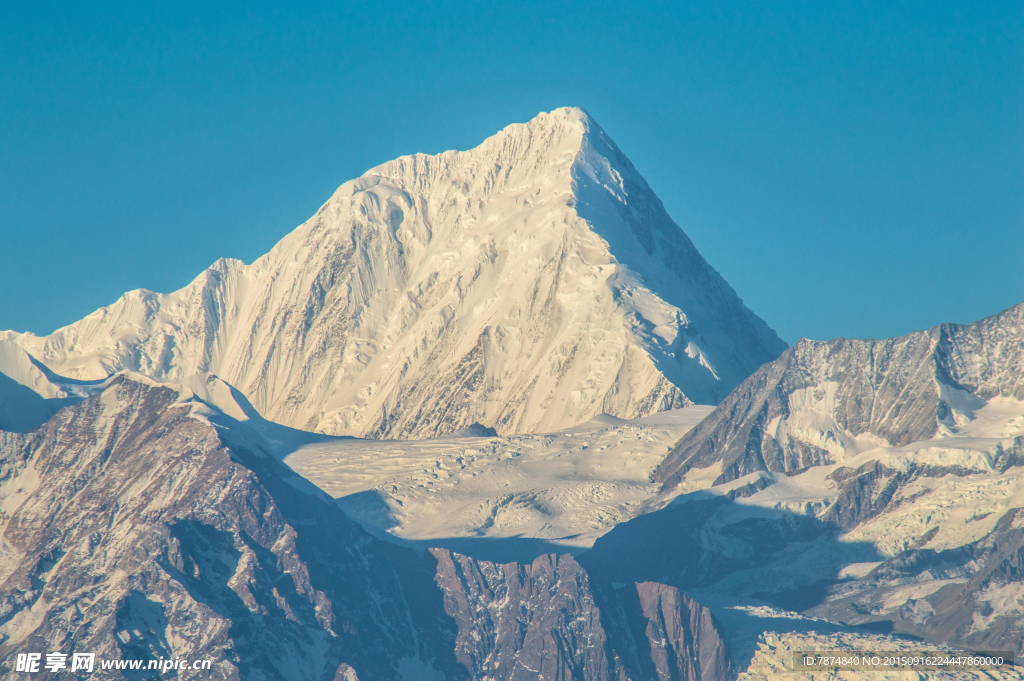 日照金山