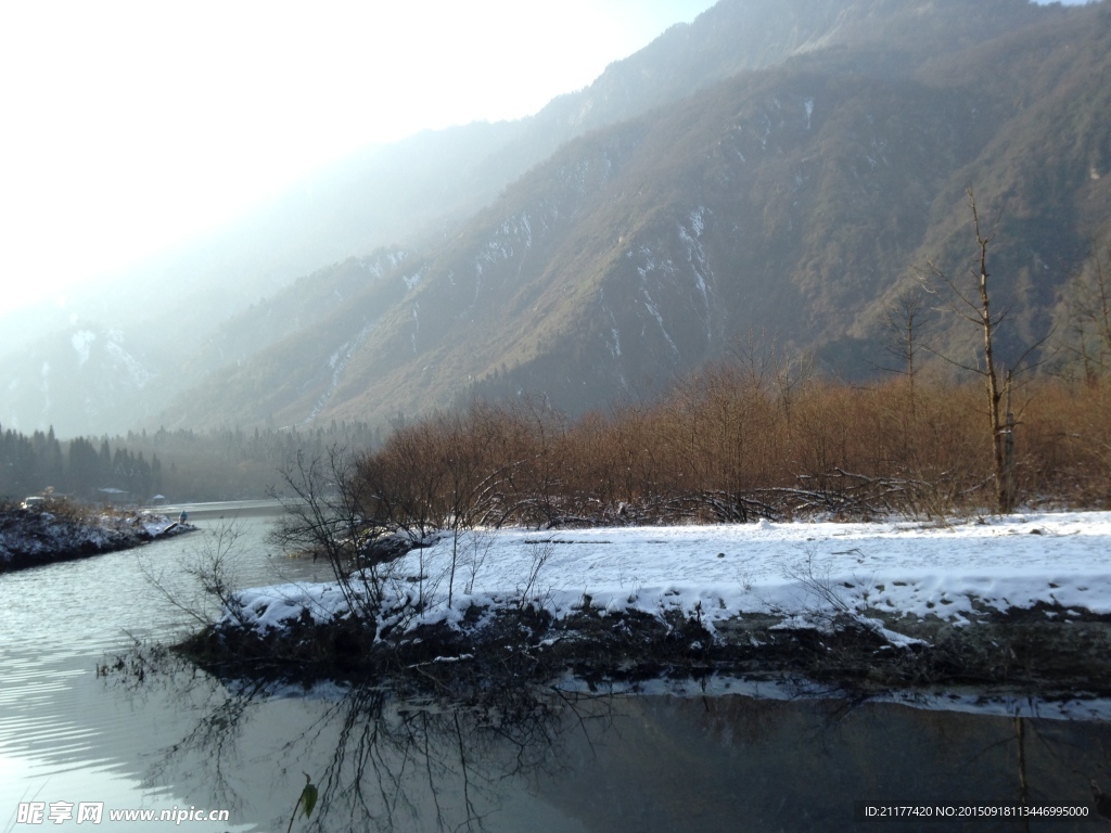 龙池雪景