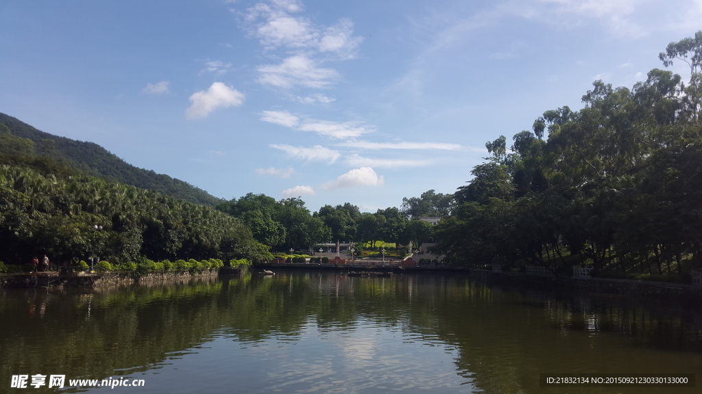 美丽玉湖