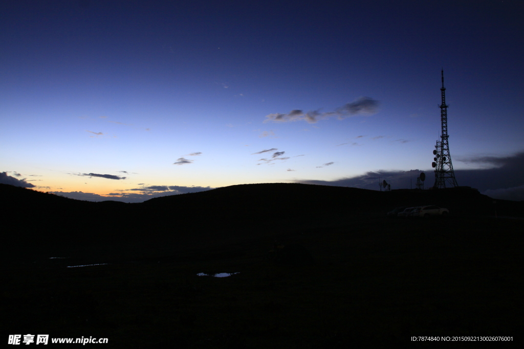 夕阳下的轿顶山风光