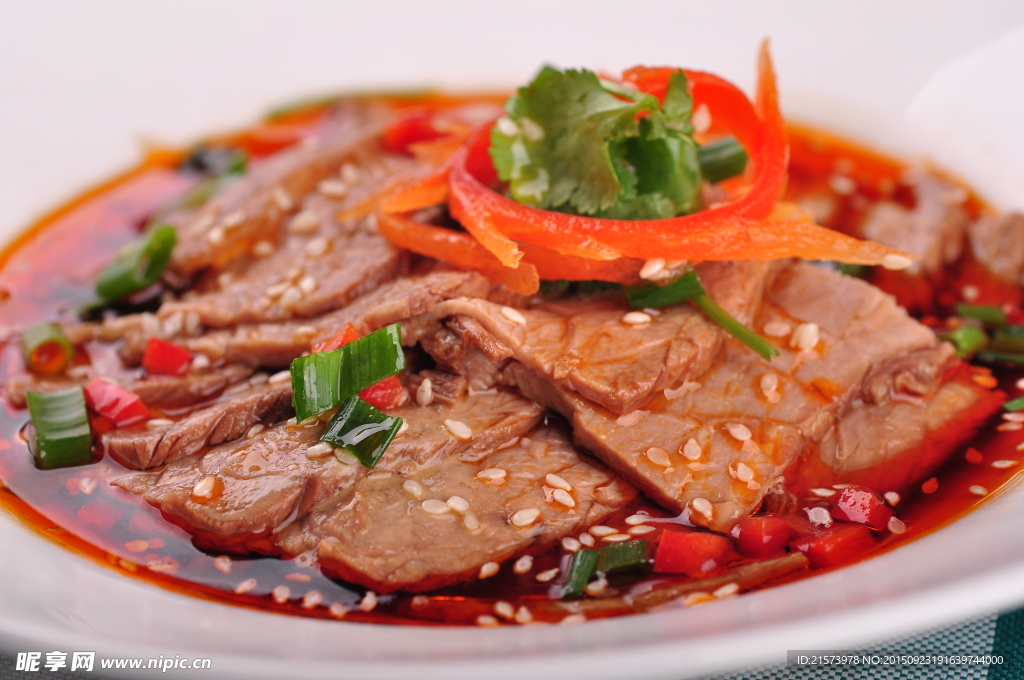 浇汁牛肉