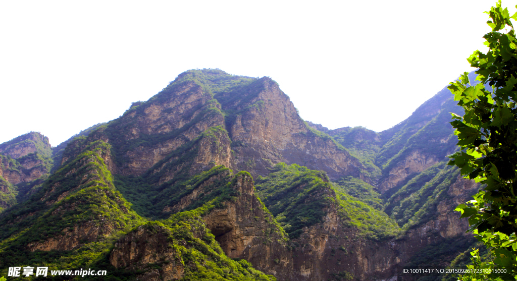 野三坡连绵的山峰图片