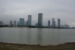 阴天城市沙滩河流