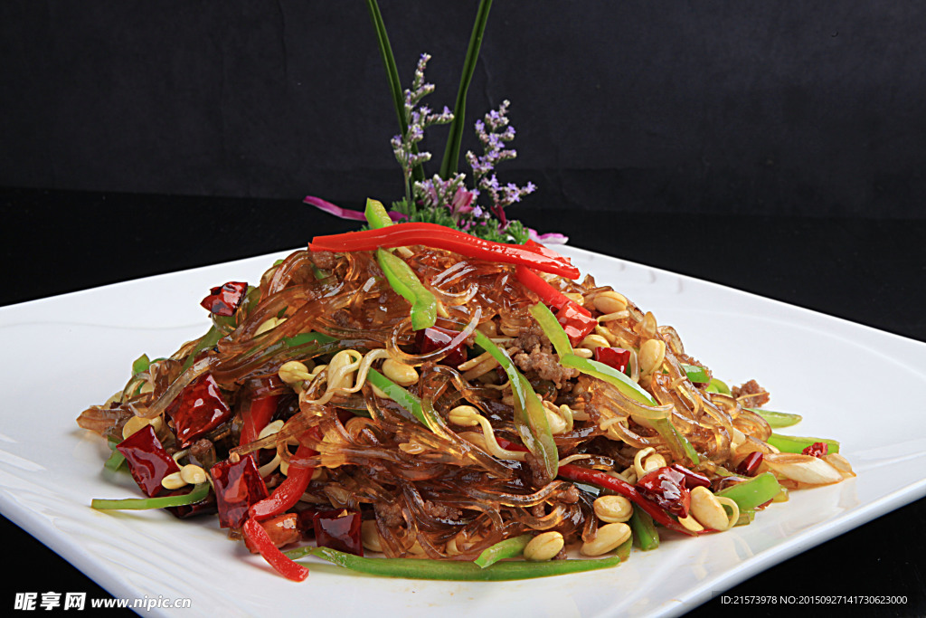 芽豆炒晶粉大豆芽炒粉条