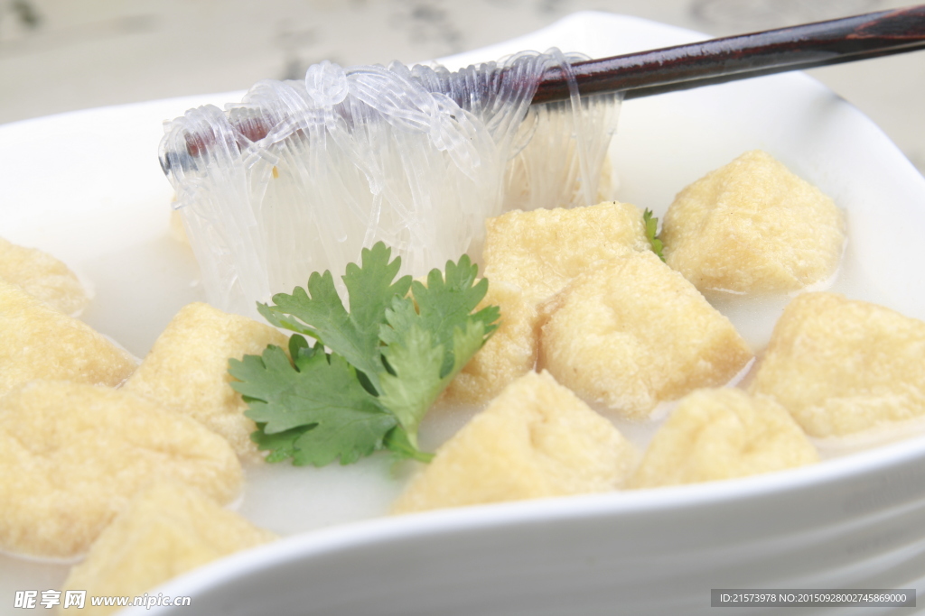 油豆腐粉丝汤