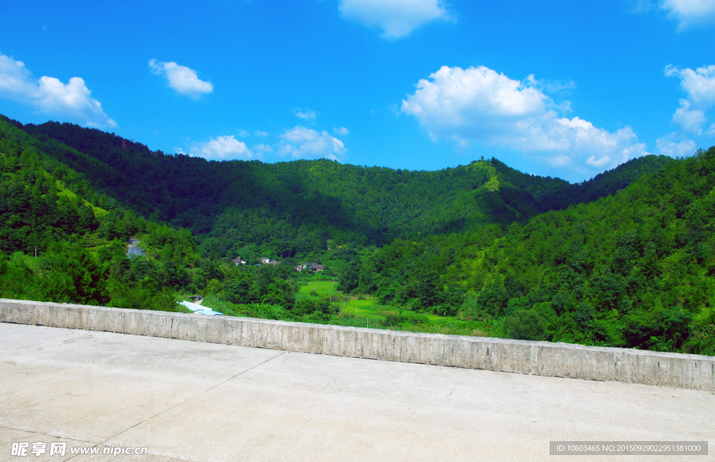 深山水库 山水风光