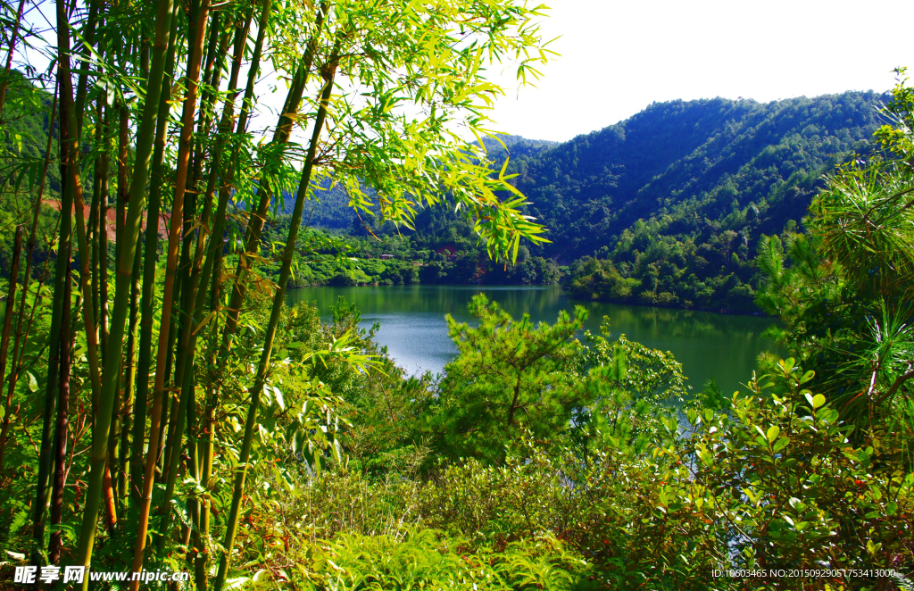 水库人烟 山岚竹木