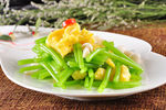 茼蒿梗玉菇炒鱼柳