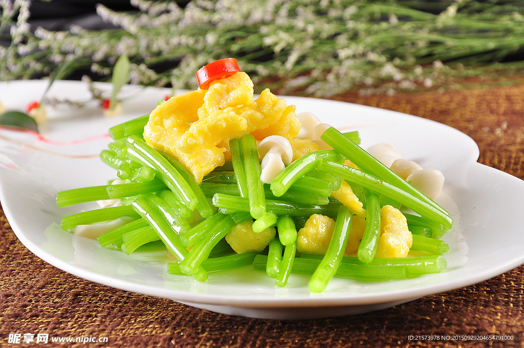 茼蒿梗玉菇炒鱼柳