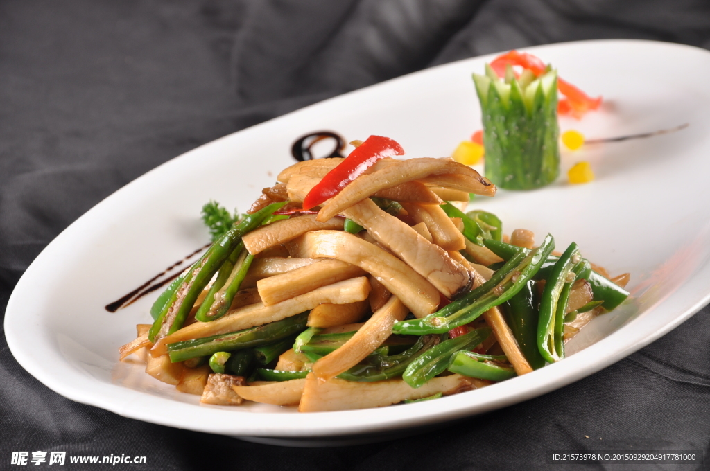 鲜椒炒鲜菇
