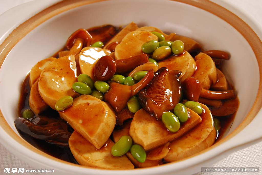 素鸡毛豆菌菇煲