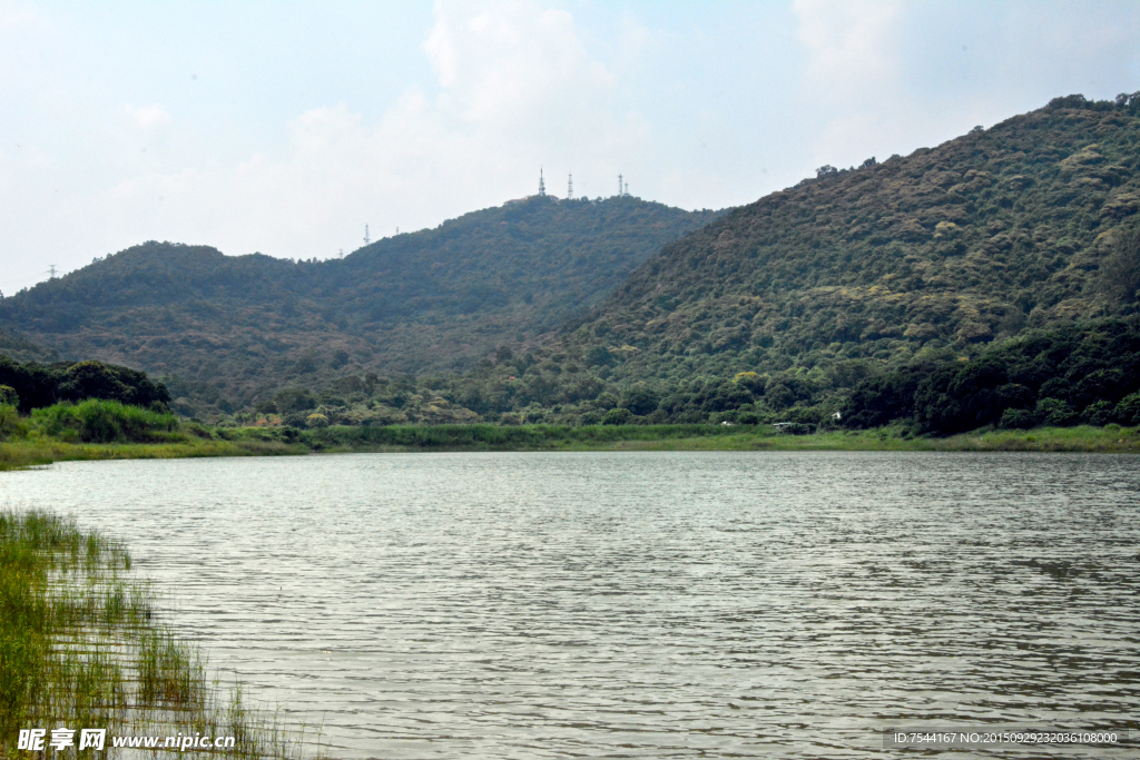 黄山鲁森林公园 湖景