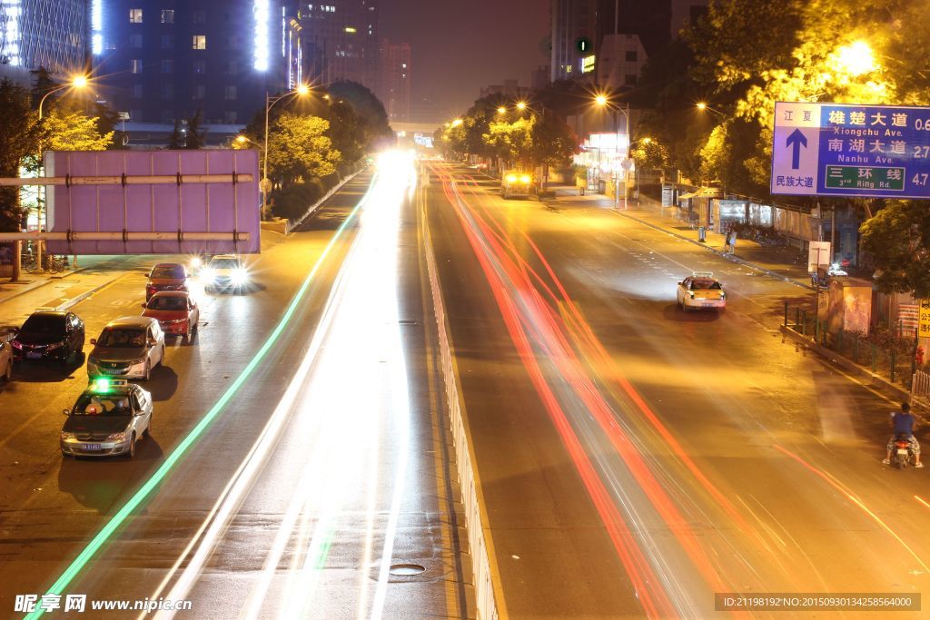 道路夜景