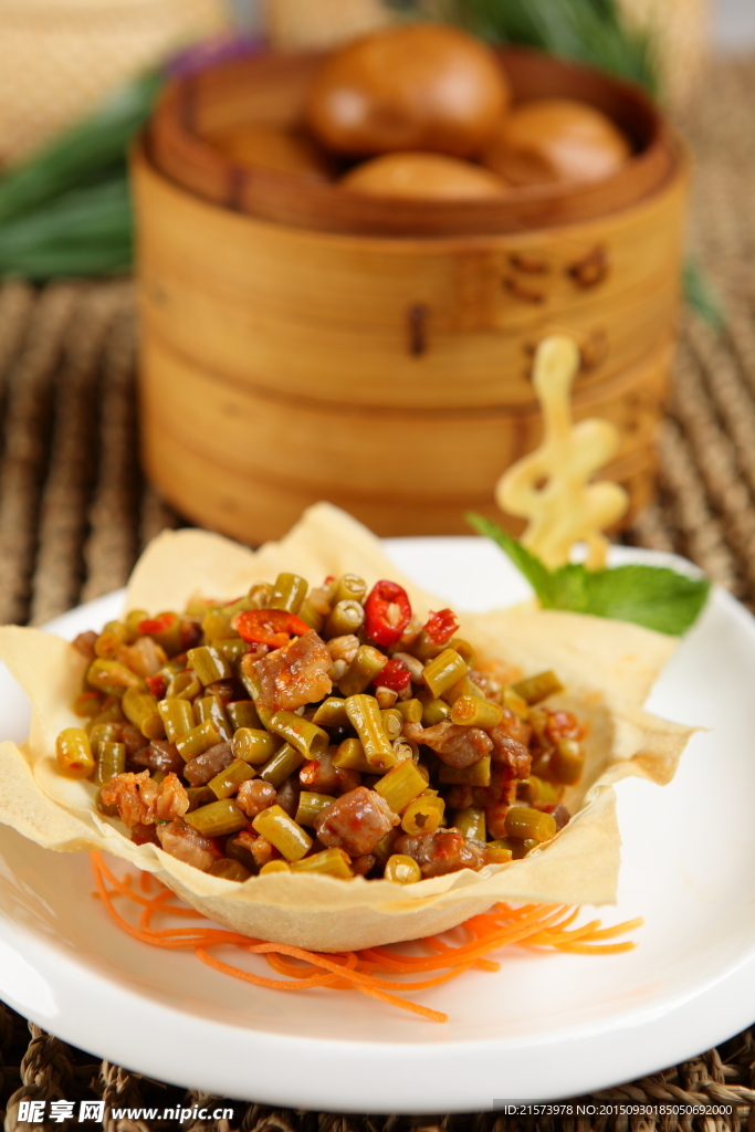 酸豆角肥牛荞麦包