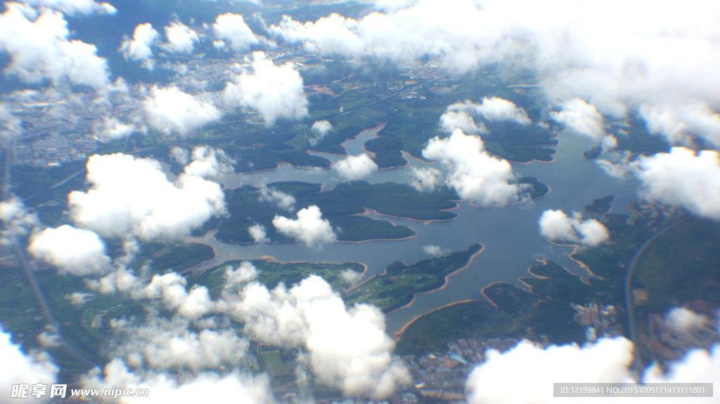 飞机上的天空