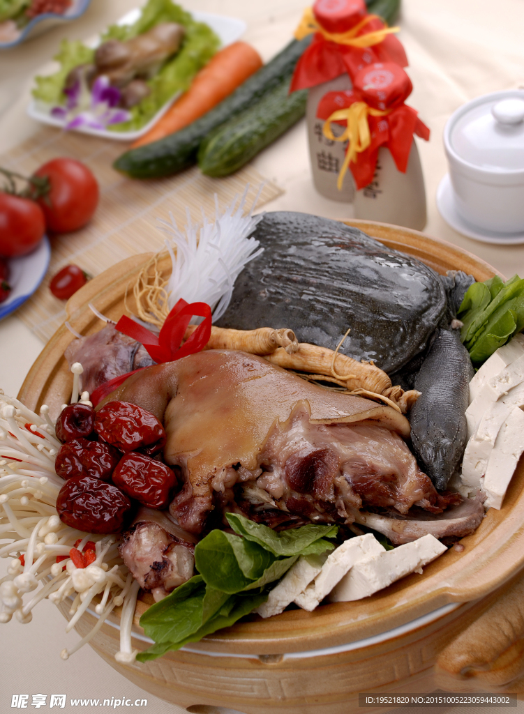 鳖汁狗肉锅