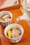 原盅鲜鸡汤