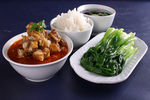 蒸碗套餐鸡块米饭青菜