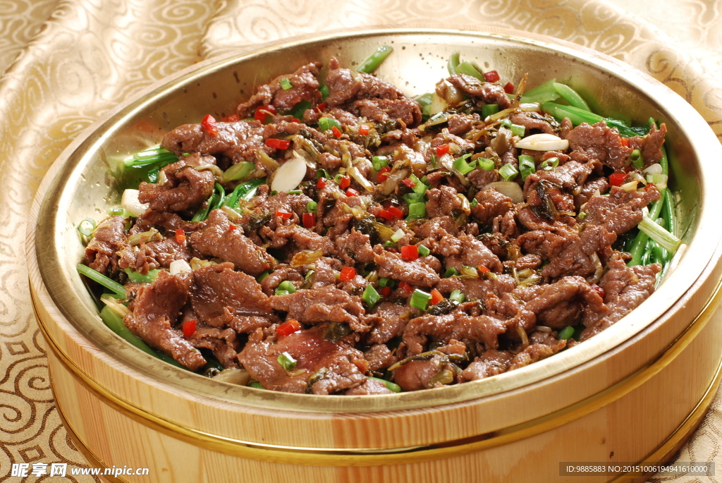 铜盘蒸牛肉