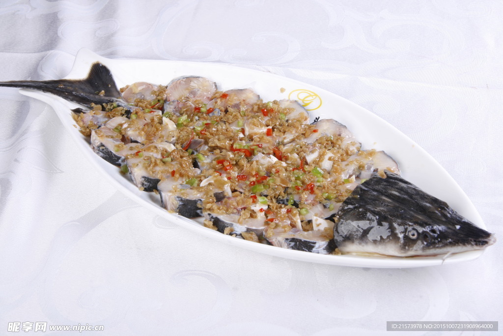 冬菜蒸中华鲟