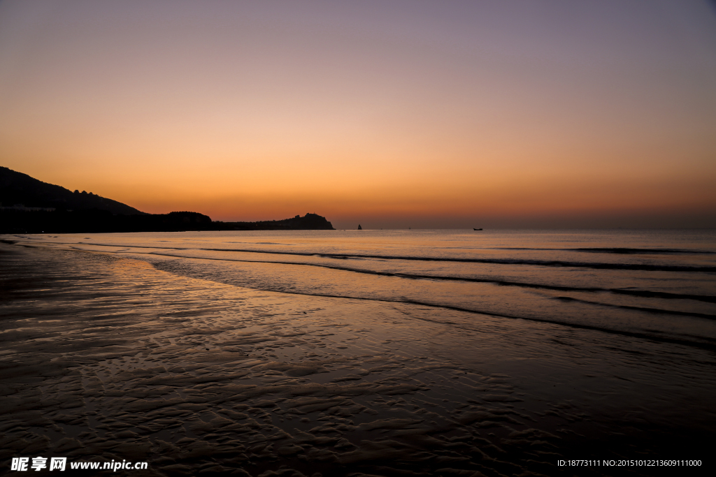 海上日出