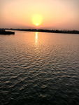 夕阳湖光