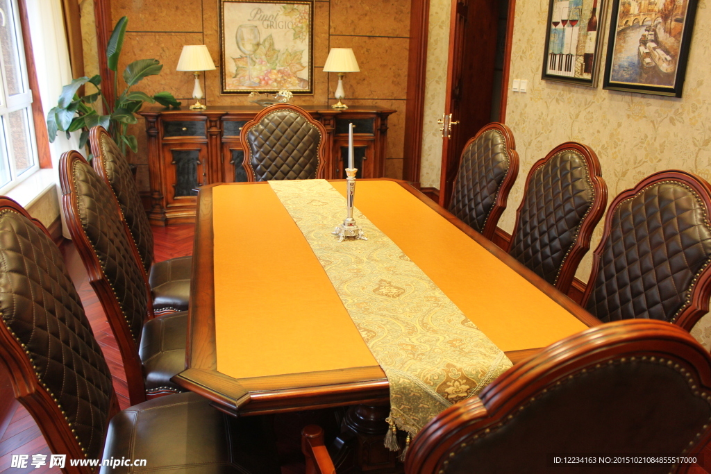 家具餐桌