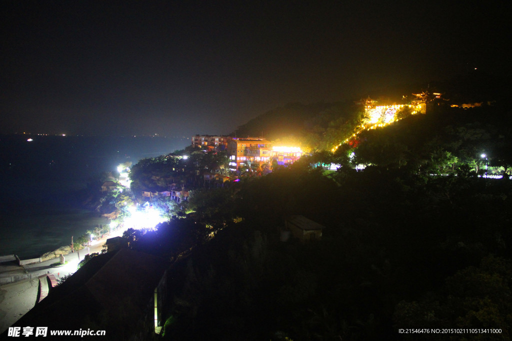 夜色放鸡岛