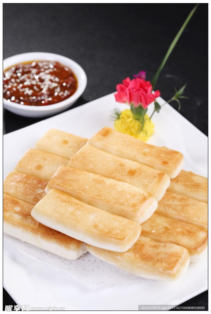 沾酱地锅馍