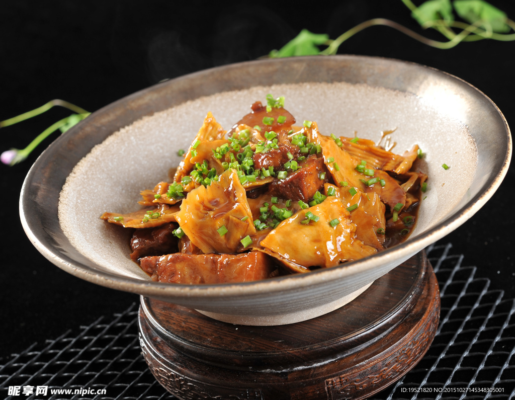 野山笋焖肉份中份