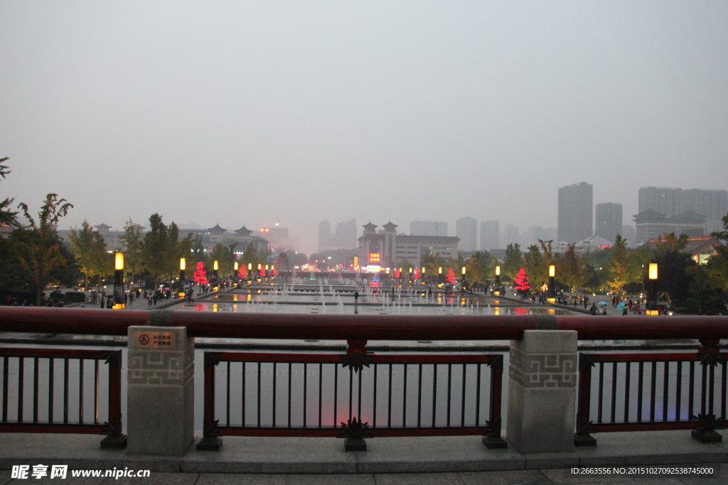 西安大慈恩寺大雁塔喷泉广场