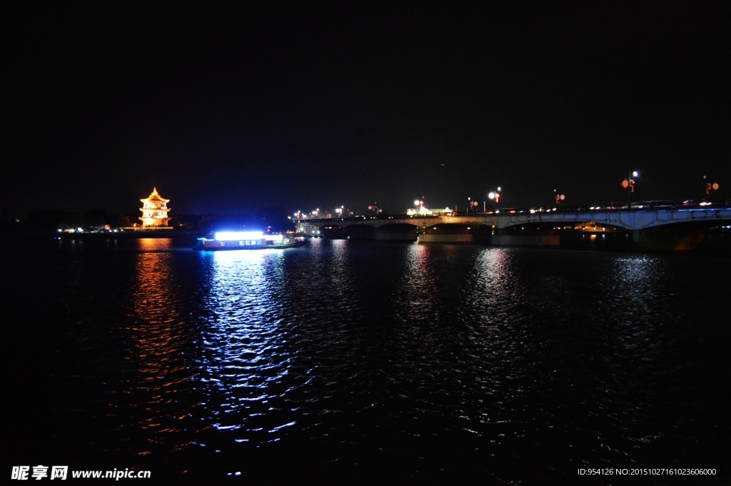 韩江夜景