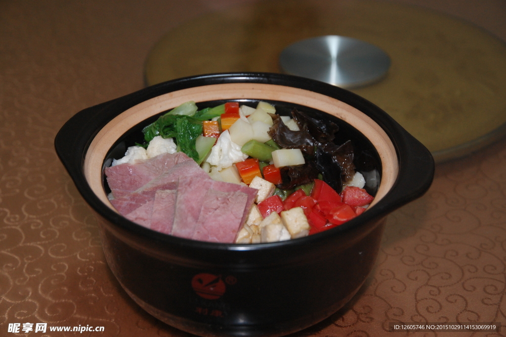 牛肉砂锅