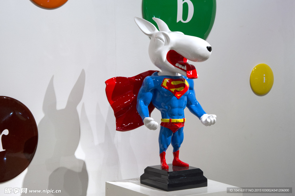 雕塑  超人狗