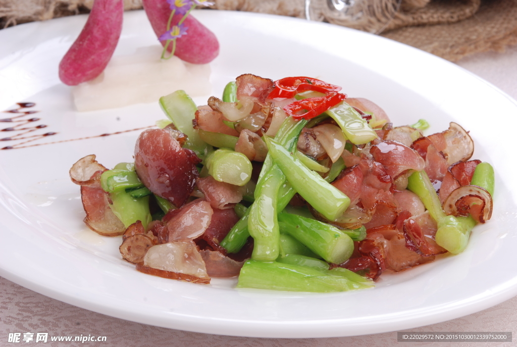 菜胆爆熏肉