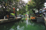 古镇小河流