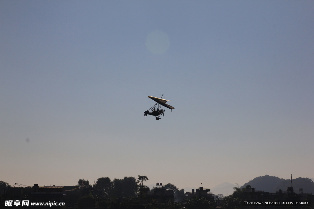 尼泊尔单人滑翔机