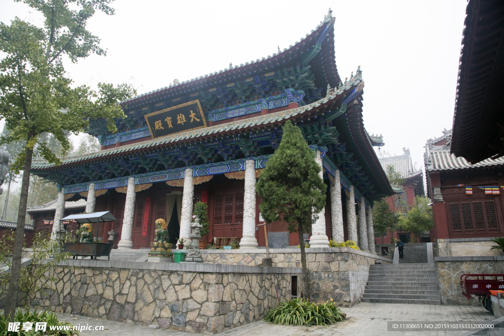 寺庙 寺 卢岩寺  大雄宝殿